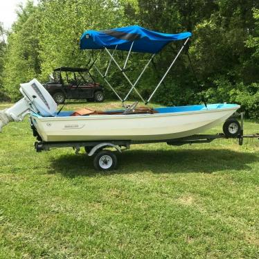 1960 Boston Whaler open boat