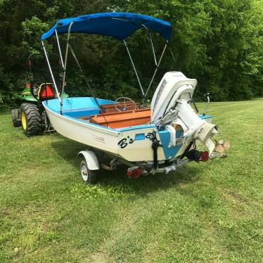 1960 Boston Whaler open boat