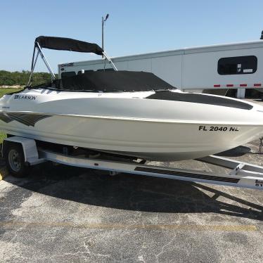 2006 Larson volvo penta 5.0 liter v8