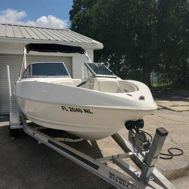 2006 Larson volvo penta 5.0 liter v8