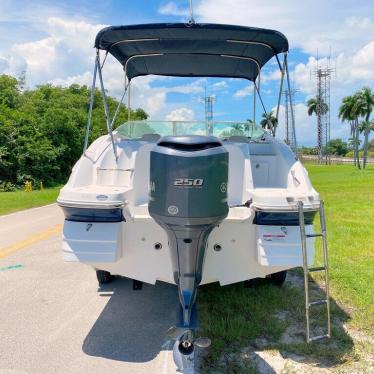 2014 Hurricane sundeck 2400