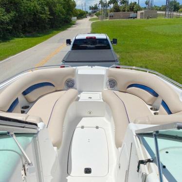 2014 Hurricane sundeck 2400