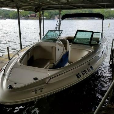 1995 Sea Ray 220br