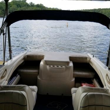 1995 Sea Ray 220br