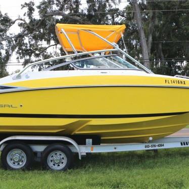 2008 Regal 2220 fasdeck