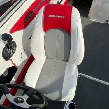 2011 Sea Ray 205 sport