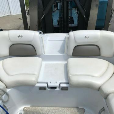 2003 Crownline 270br