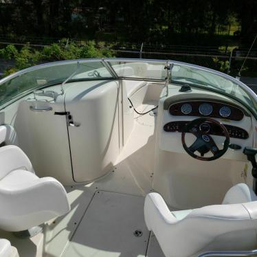 2008 Sea Ray sundeck 240