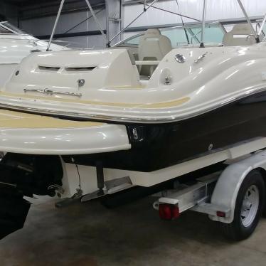 2007 Sea Ray 240 sundeck