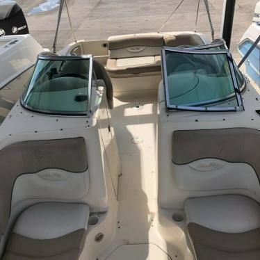 2004 Sea Ray sundeck 220