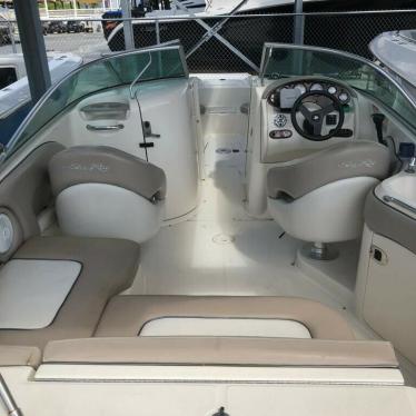 2004 Sea Ray sundeck 220