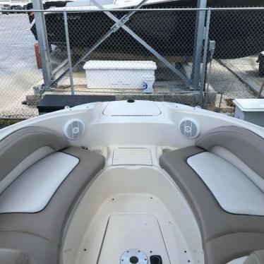 2004 Sea Ray sundeck 220