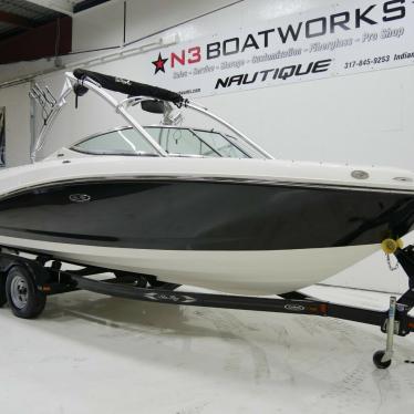 2012 Sea Ray 230 slx