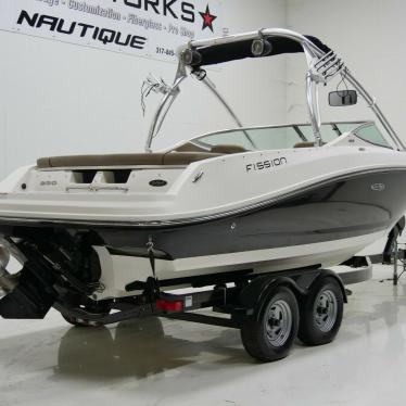 2012 Sea Ray 230 slx