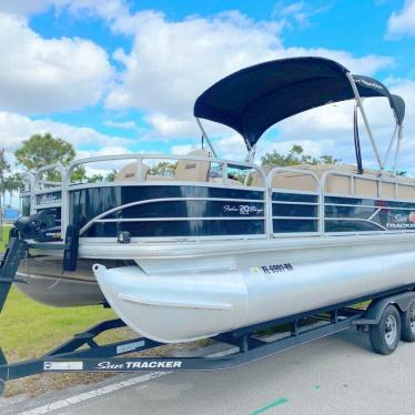 2019 Sun Tracker fishin' barge 20 dlx