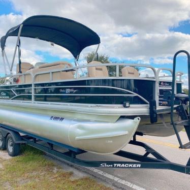 2019 Sun Tracker fishin' barge 20 dlx