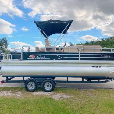 2019 Sun Tracker fishin' barge 20 dlx