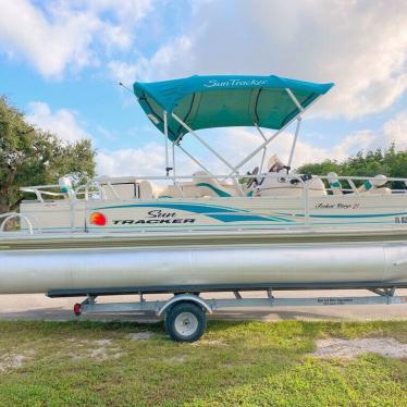 2010 Sun Tracker fishin barge 21