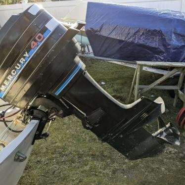 1981 Boston Whaler 40hp 2 cycle 2 cylinder