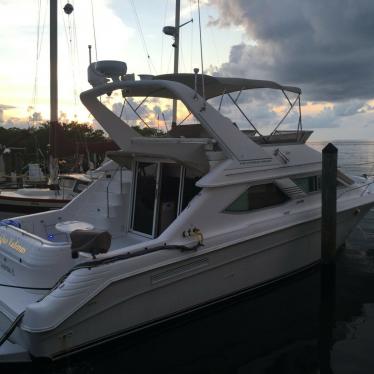 1995 Sea Ray 440 express bridge