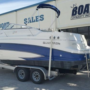 2005 Glastron 249 gs