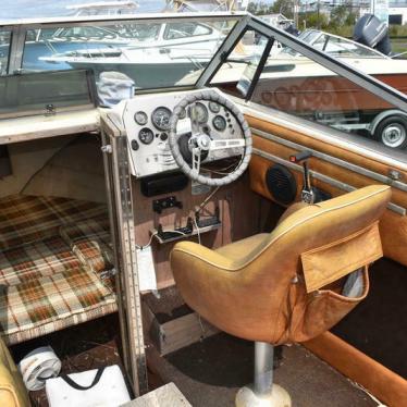 1983 Rinker 204 cuddy cabin