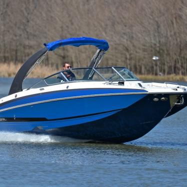 2016 Regal 2700 fasdeck