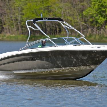 2005 Sea Ray 220 select