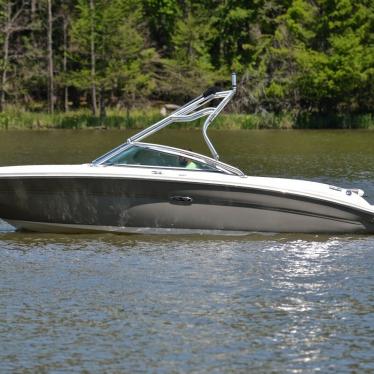 2005 Sea Ray 220 select