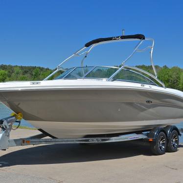 2005 Sea Ray 220 select