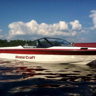 1990 Mastercraft prostar 190