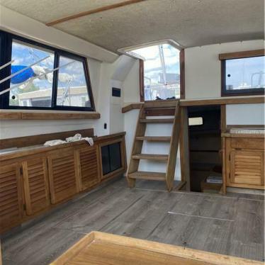 1984 Silverton 40’ double cabin