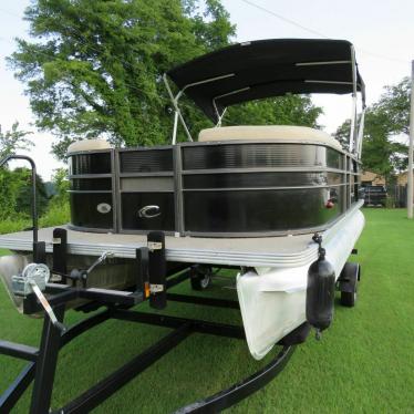 2015 Crestliner 230 classic pontoon