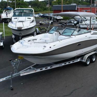 2010 Hurricane 2600 sundeck