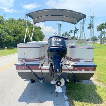 2001 Hurricane 226 fundeck