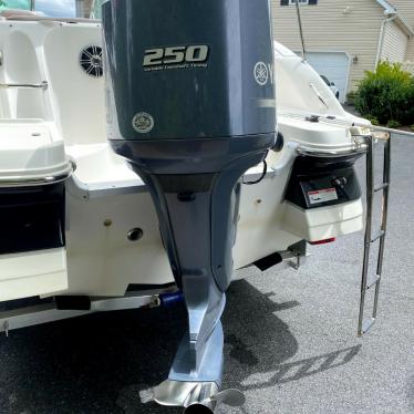 2013 Hurricane sundeck 2400 ob