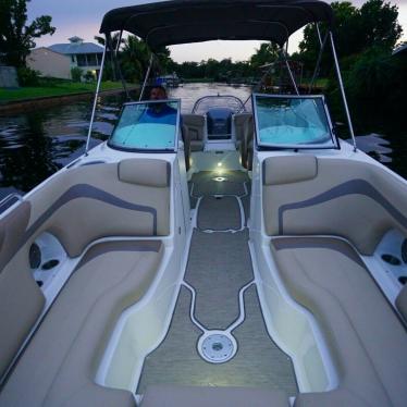 2015 Hurricane sundeck 2486