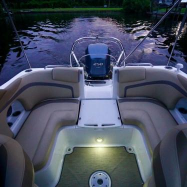 2015 Hurricane sundeck 2486