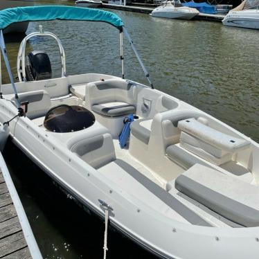 2016 Bayliner element e16