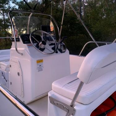 2010 Boston Whaler 170 montauk