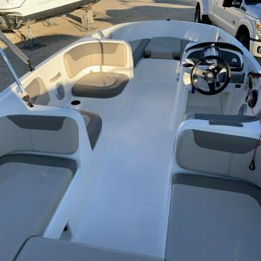 2016 Bayliner element xl