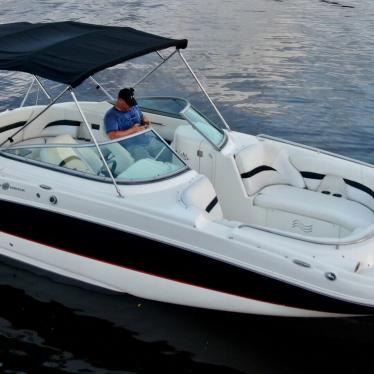 2013 Hurricane 2400 sundeck