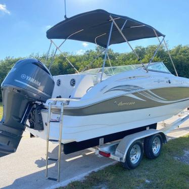 2012 Hurricane 2400 sundeck