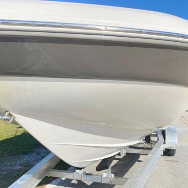 2012 Hurricane 2400 sundeck