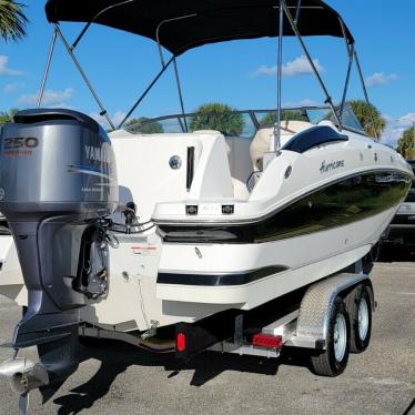 2011 Hurricane sundeck 2400