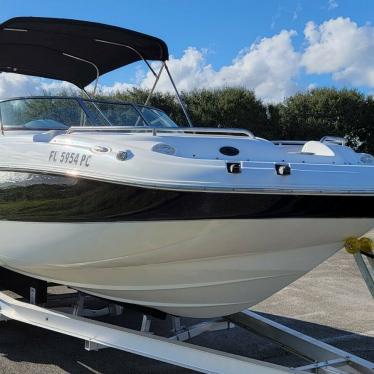 2011 Hurricane sundeck 2400