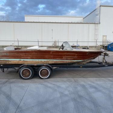 Chris Craft Sportsman Ski Boat -- Early 60s 1961