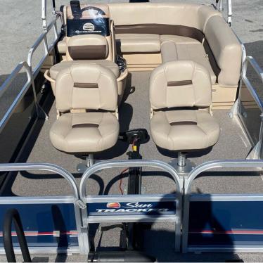 2019 Sun Tracker bass buggy 16 dlx