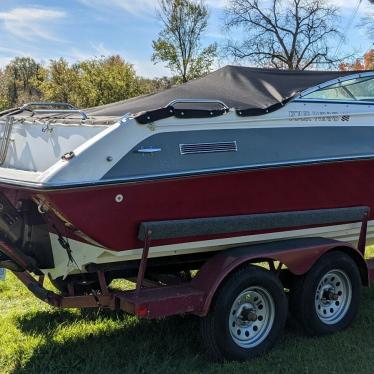 1989 Four Winns 205 sundowner