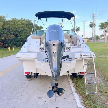 2018 Crownline e 23xs